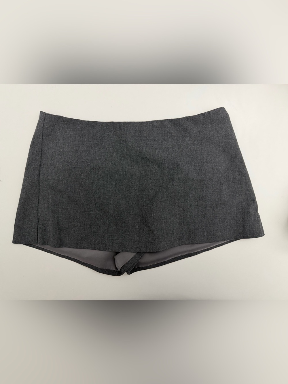 Aritzia Sunday Best Flame Skort size 2